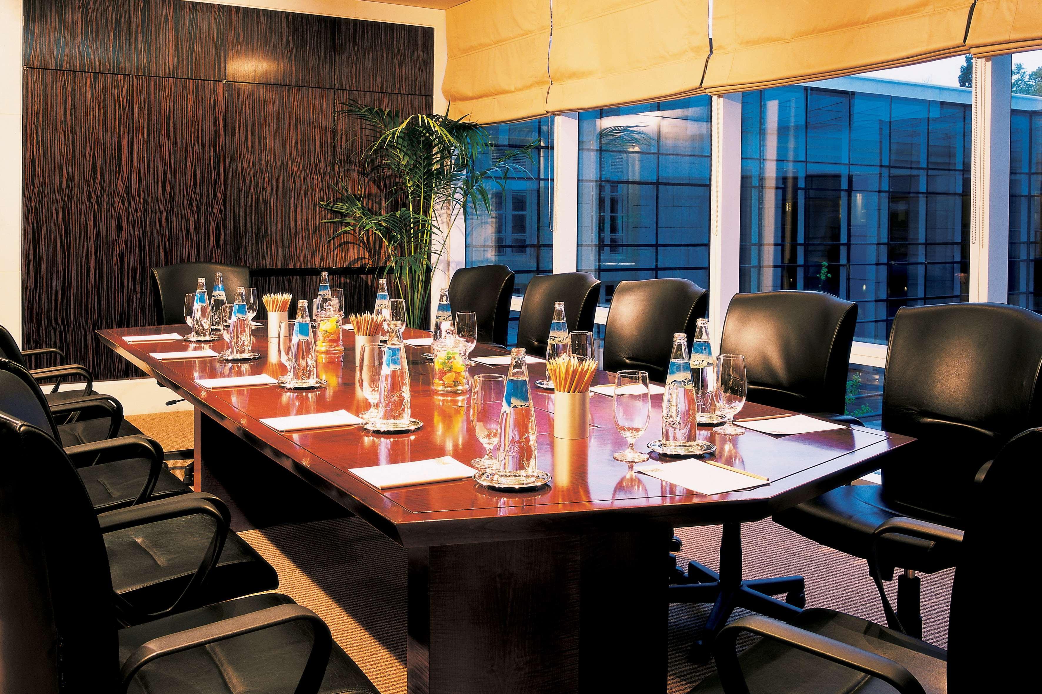 Park Hyatt Mendoza Hotel, Casino&Spa Kültér fotó A boardroom