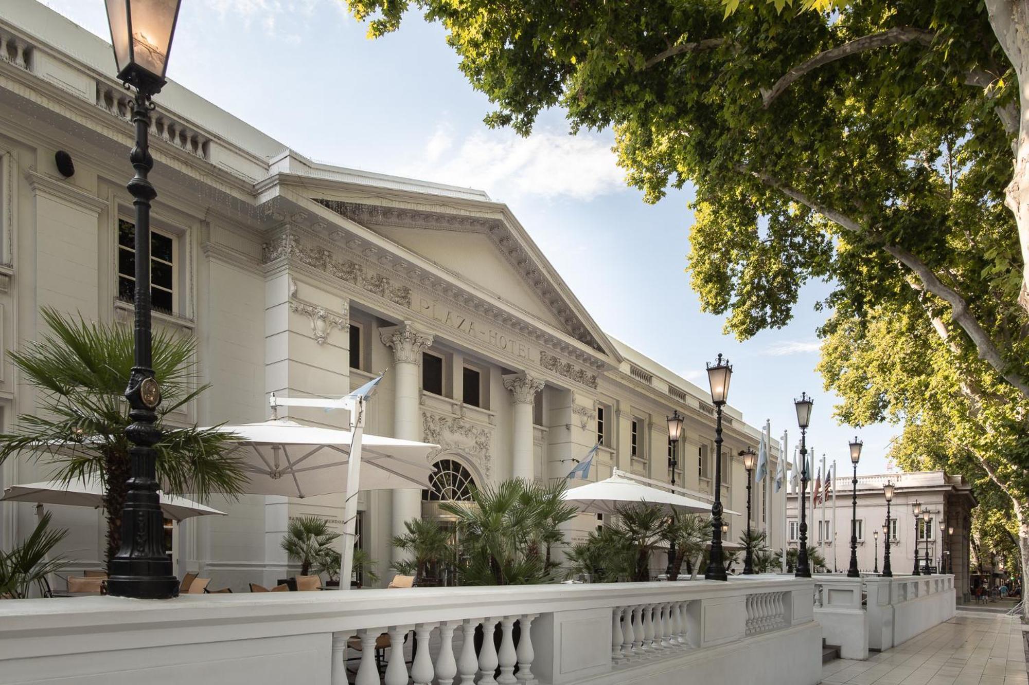 Park Hyatt Mendoza Hotel, Casino&Spa Kültér fotó The exterior of the Los Angeles County Museum of Art
